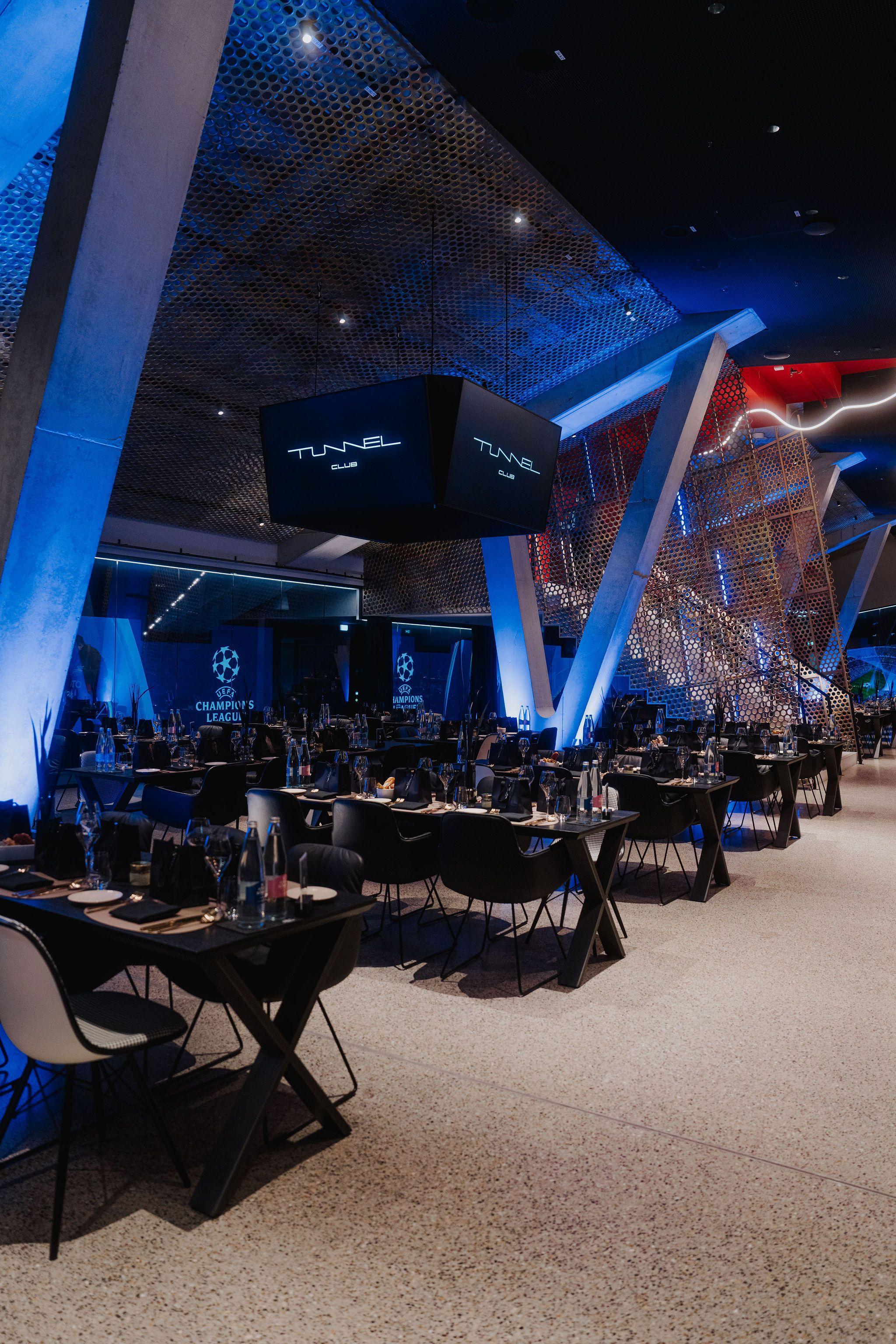 Impressionen aus dem Porsche Tunnel Club: Innenansicht Restaurantbereich